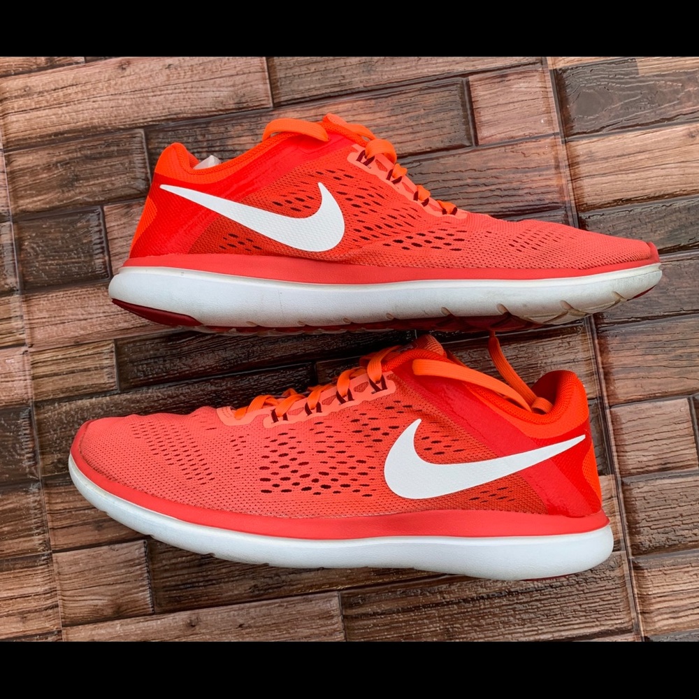 Nike Flex Run • 830751-800 • Women's Size: 8 Shoes - Picture 2 of 7